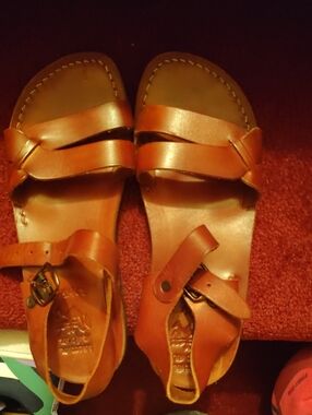 Women's Tan Leather Double-Strap Buckle Sandals